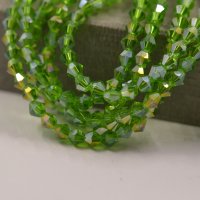 "Биконус" граненые стеклянные бусины на нити, зеленый АВ