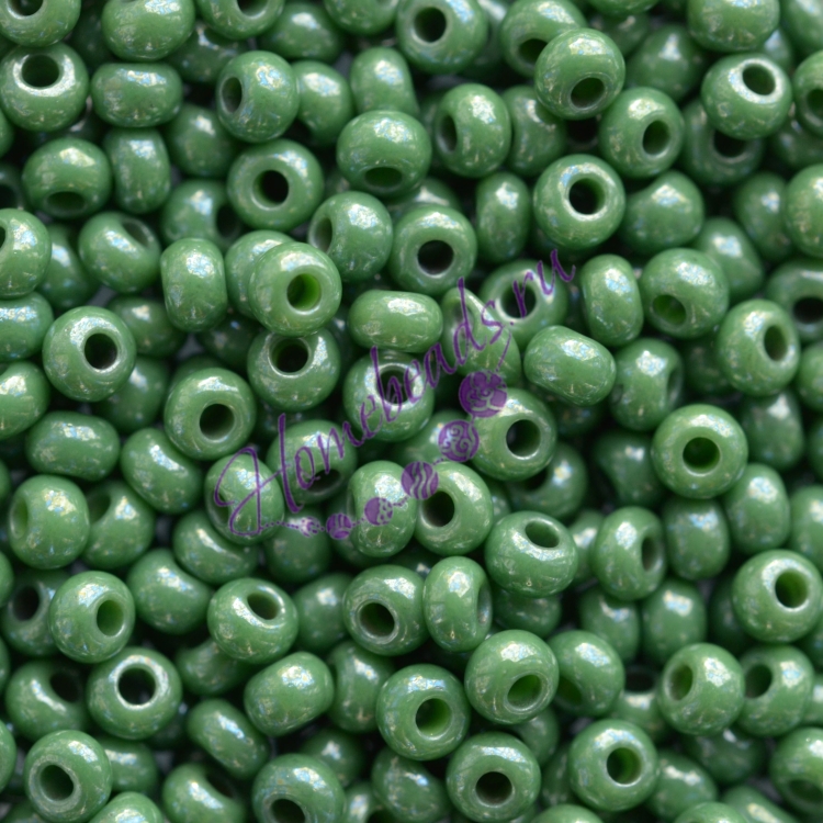Бисер Чехия, керамический блестящий, темно-зеленый, 53233