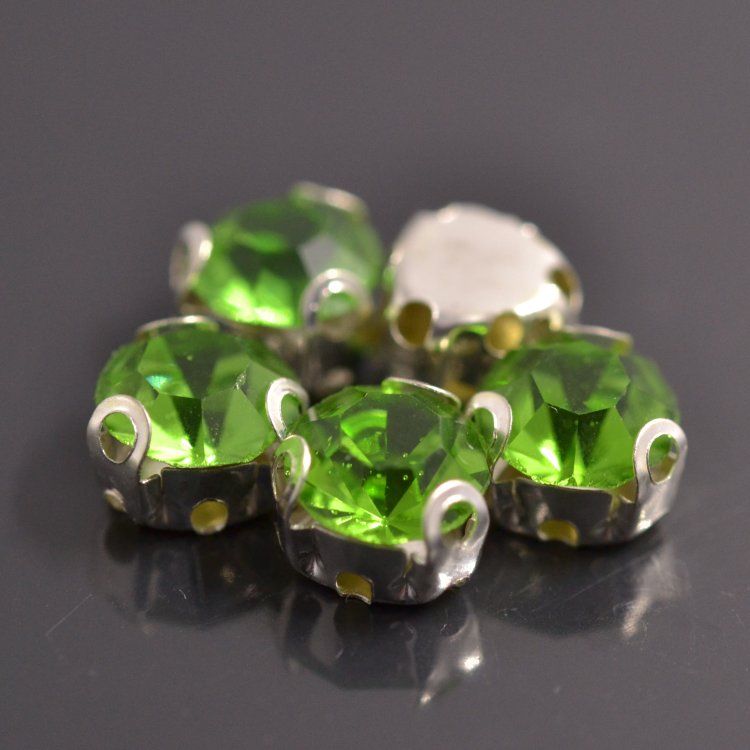 Стразы пришивные в оправе Round Stones, 6.5 мм (SS30), светло-зеленый, 5 шт